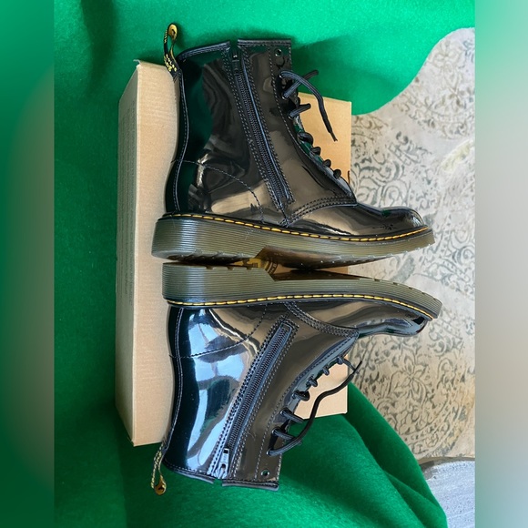 Dr Martens black patent Lamper boots - Picture 7 of 11